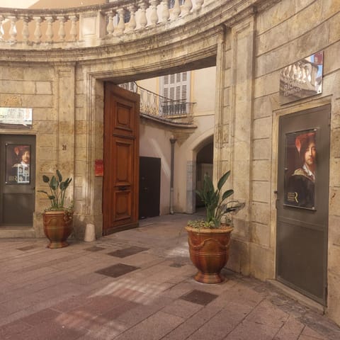 Place of worship, Street view