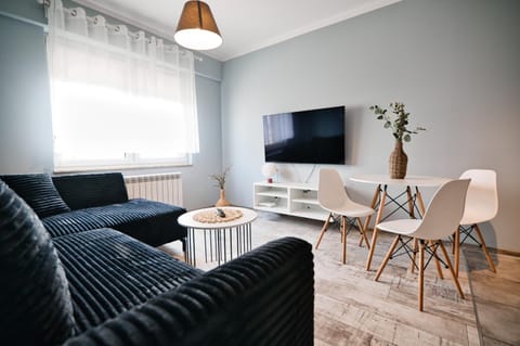 TV and multimedia, Living room, Seating area, Dining area, Evening entertainment, internet