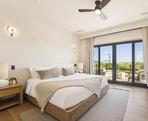 Bed, Balcony/Terrace, Bedroom
