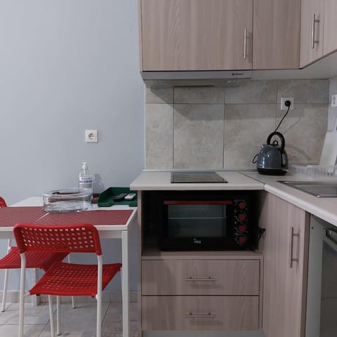 Sunny apartment in the heart of Pireaus Apartment in Pireas