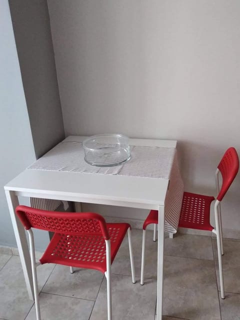 Sunny apartment in the heart of Pireaus Apartment in Pireas