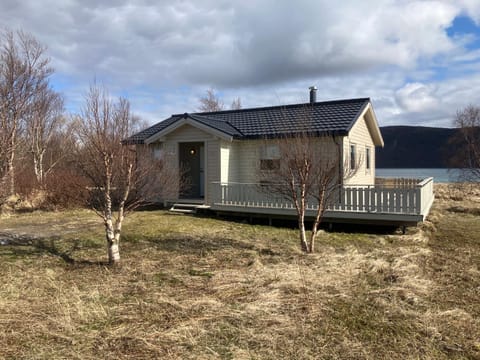 Røssøyhytta House in Lofoten