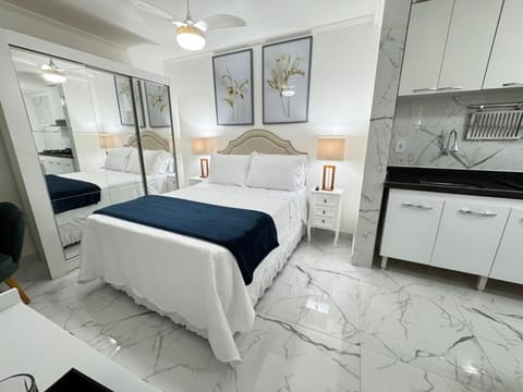 Bed, Kitchen or kitchenette, Photo of the whole room, Bedroom