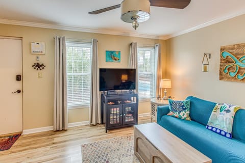 Pool Access, 4 Blocks to Ocean! N Myrtle Beach Gem Apartment in Atlantic Beach