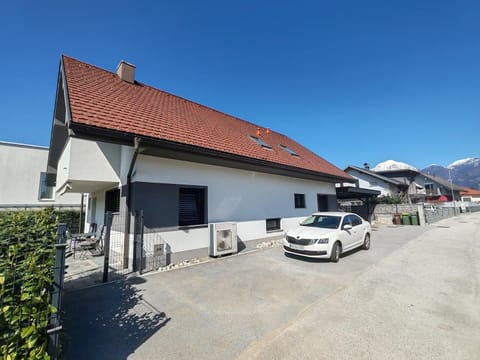 Property building, Day, Natural landscape, Mountain view, Parking