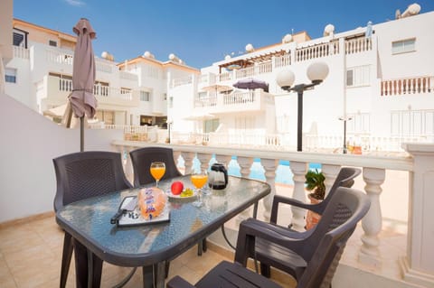 Patio, Swimming pool