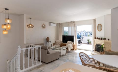 Communal lounge/ TV room, Living room