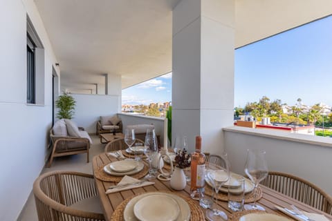 View (from property/room), Balcony/Terrace, Seating area, Dining area