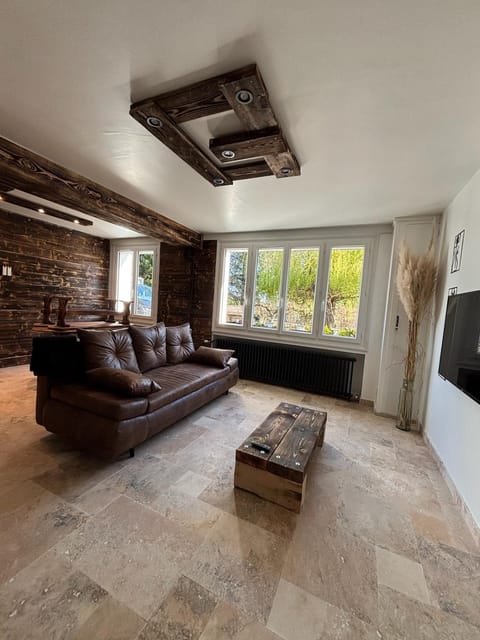 Communal lounge/ TV room, TV and multimedia, Living room