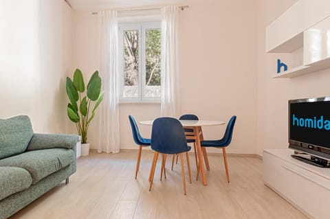 TV and multimedia, Living room, Seating area, Dining area, Evening entertainment