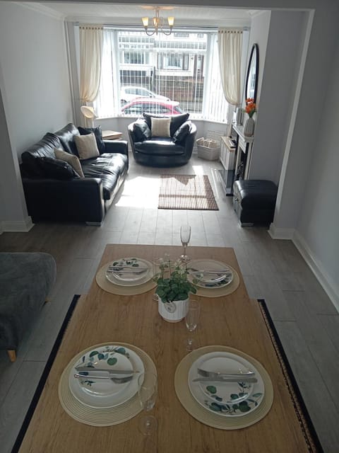 Living room, Seating area, Dining area