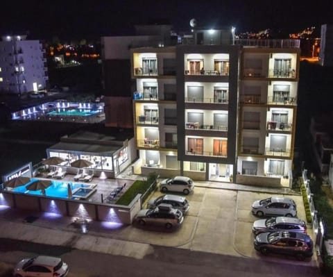 Property building, Pool view, Parking
