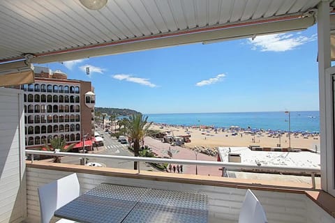 Nearby landmark, Natural landscape, View (from property/room), Balcony/Terrace, Beach, City view, Sea view