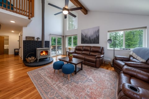 My Side of the Mountain Rest Recharge Repeat House in Shaver Lake