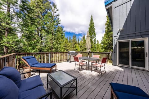 My Side of the Mountain Rest Recharge Repeat House in Shaver Lake