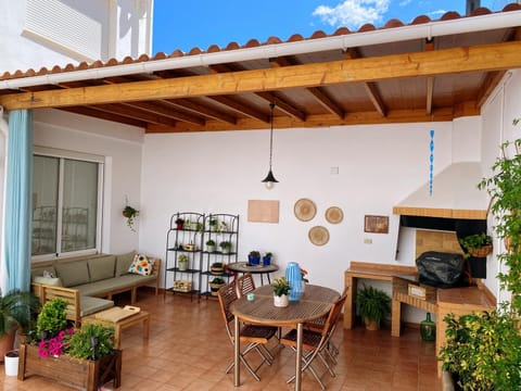 BBQ facilities, Balcony/Terrace