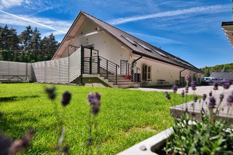 Property building, Spring, Day, Natural landscape, Summer, Garden, Cycling, Garden view, Parking