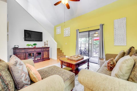 Walk to Beach Gem with Fenced Yard in St Augustine Apartment in Vilano Beach