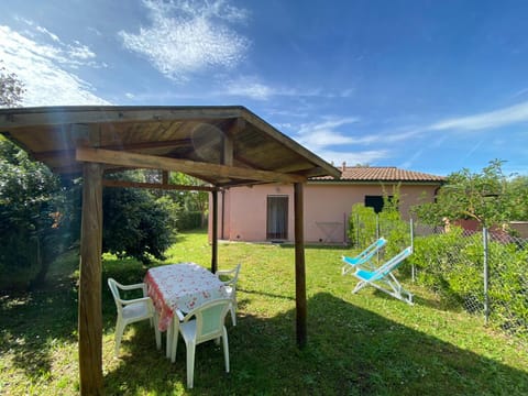 La Casa Rosa Farm Stay in Tuscany