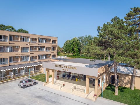Property building, Day, Location, Parking