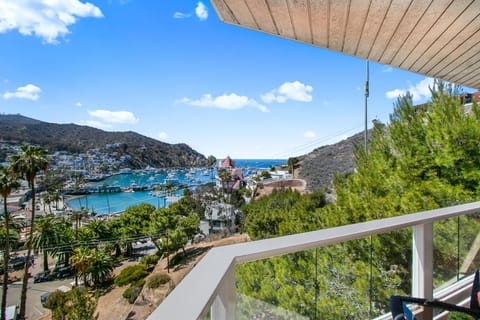 Balcony/Terrace, Lake view, Mountain view, Sea view