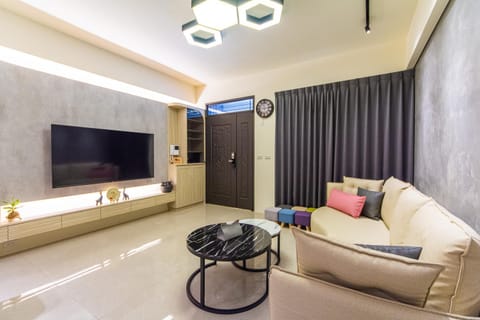 Communal lounge/ TV room, TV and multimedia, Living room, Evening entertainment