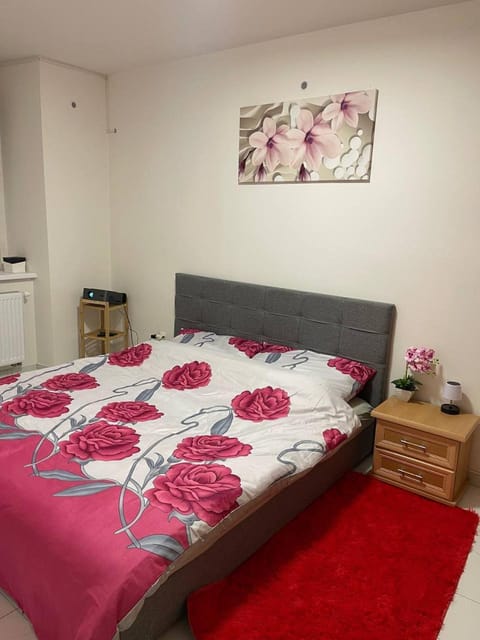 Bed, Photo of the whole room, Bedroom, wardrobe