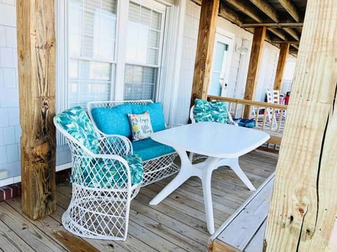 Patio, Day, View (from property/room), Balcony/Terrace, Seating area, Dining area