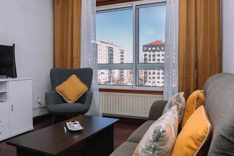 Luminoso y cómodo con parking by CABANA Rentals Apartment in Vigo