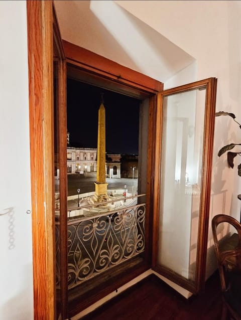 Night, View (from property/room), City view, Landmark view