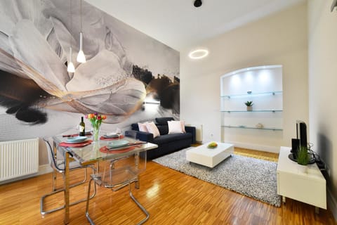 Living room, Seating area, Dining area