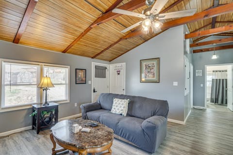 Less Than half Mi to Marina Missouri Lake Getaway House in Lake of the Ozarks