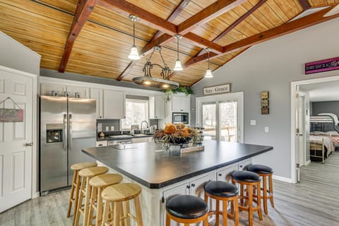 Less Than half Mi to Marina Missouri Lake Getaway House in Lake of the Ozarks