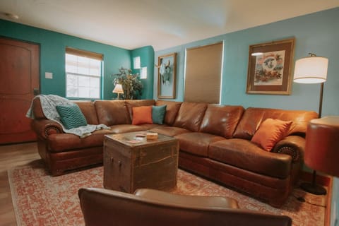 3 King Beds Hot Tub Arcades 5 Baths House in Albuquerque