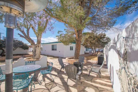 3 King Beds Hot Tub Arcades 5 Baths House in Albuquerque