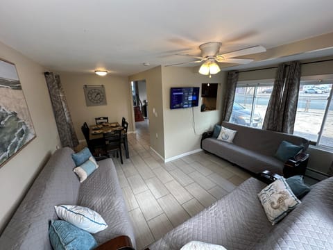 TV and multimedia, Living room, Seating area