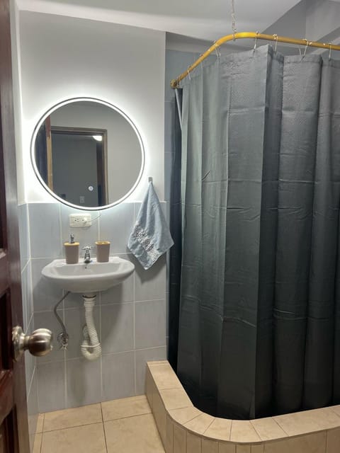 Shower, Bathroom, towels