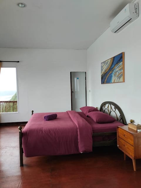 Bed, Photo of the whole room, Bedroom, air conditioner