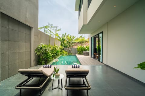 Inner courtyard view