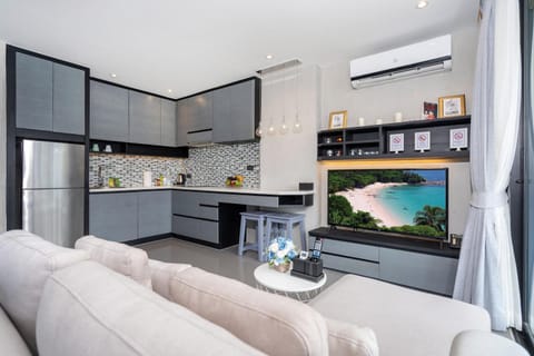 Kitchen or kitchenette, Living room