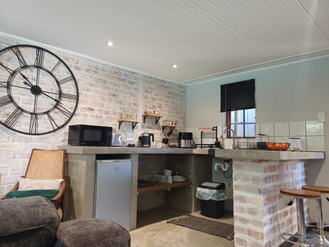 7th Heaven Guest Cottage Bed and Breakfast in Cape Town