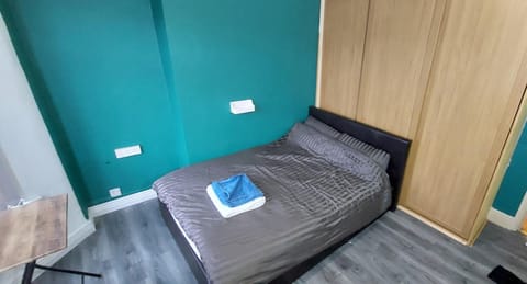 Bed, Bedroom, towels, wardrobe