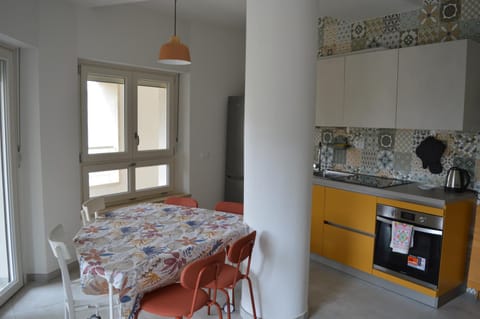 Dining area, pet friendly