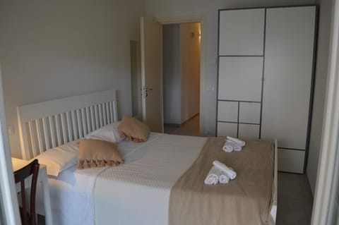 Bed, Photo of the whole room, Bedroom, towels, wardrobe