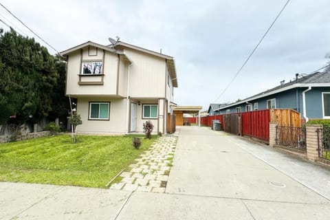 438 Comfortable 4BR Heart Downtown SJ central AC SJSU Apartment in San Jose