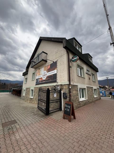Property building, Day, Neighbourhood, Location