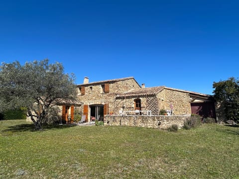 Property building, Spring, Day, Natural landscape, Garden, Balcony/Terrace