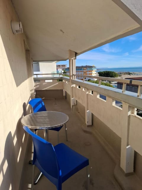 View (from property/room), Balcony/Terrace, Swimming pool, furniture