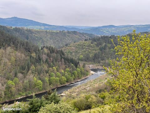 Nearby landmark, Natural landscape