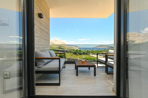 Natural landscape, View (from property/room), Balcony/Terrace, Balcony/Terrace, Seating area, Mountain view, Sea view